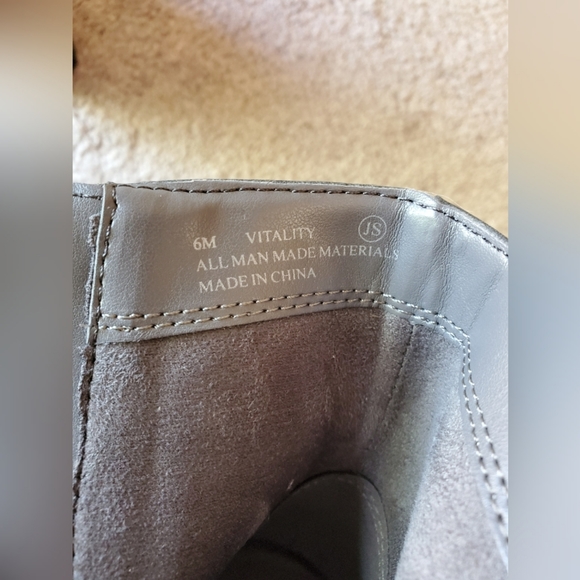 Aerosoles Vegan Leather AnkleBoots - Picture 4 of 5